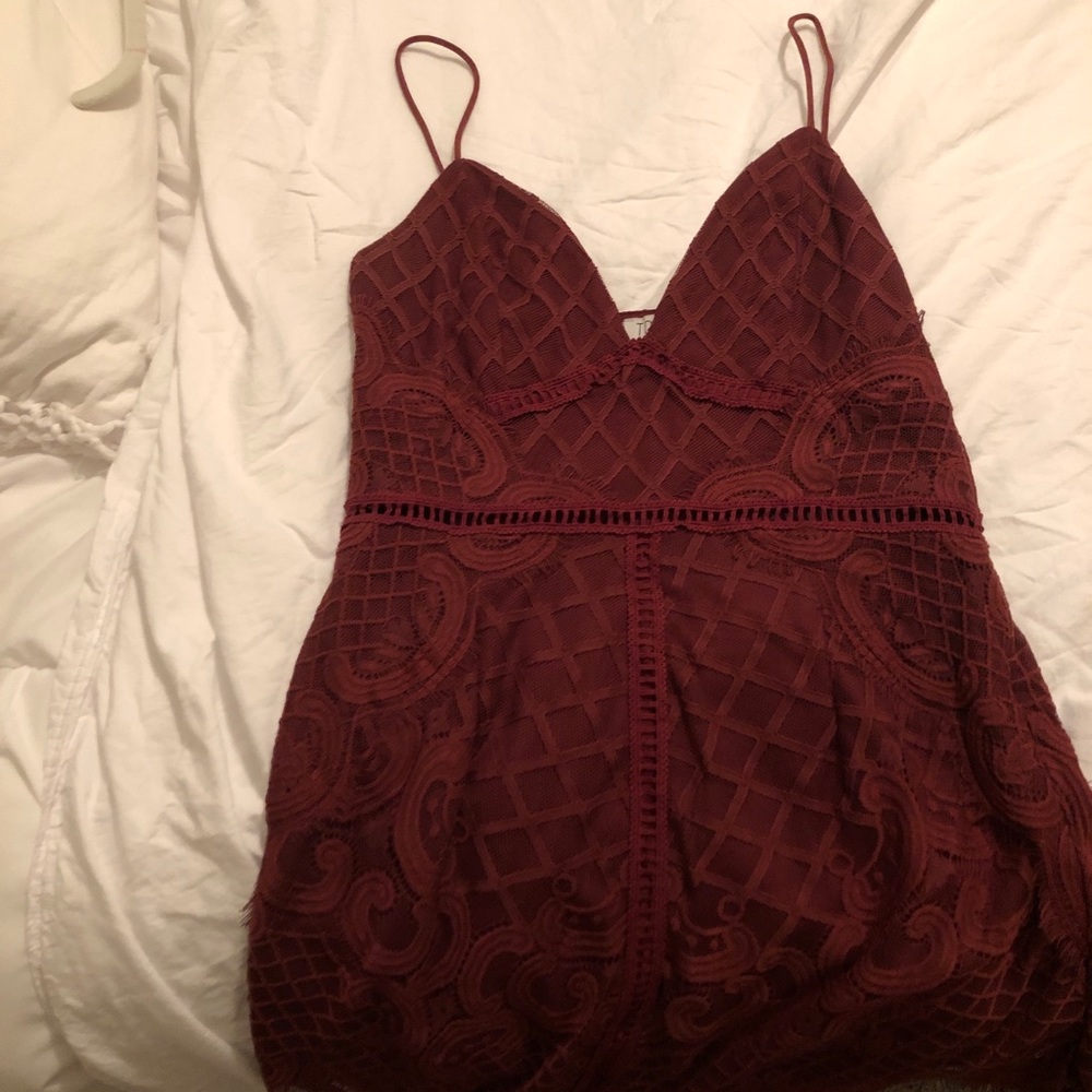 Maroon Lace Semi-Formal Dress - Picture 3 of 3